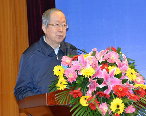 中國經(jīng)濟體制改革基金會彭森：當前宏觀形勢和面臨任務(wù)                                                                        